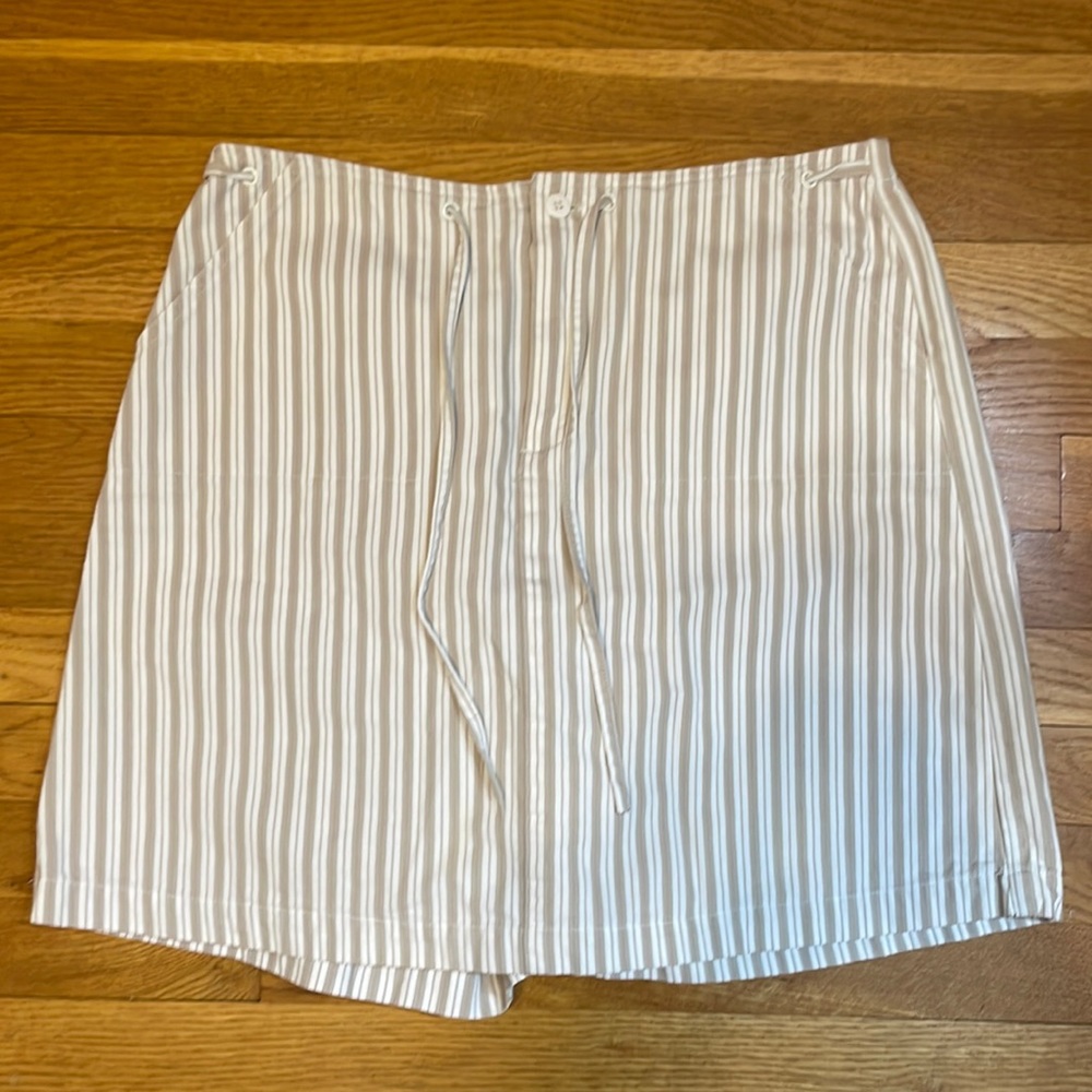 Bobbie Brooks Womens Large Tan and White Striped Skort Drawstring